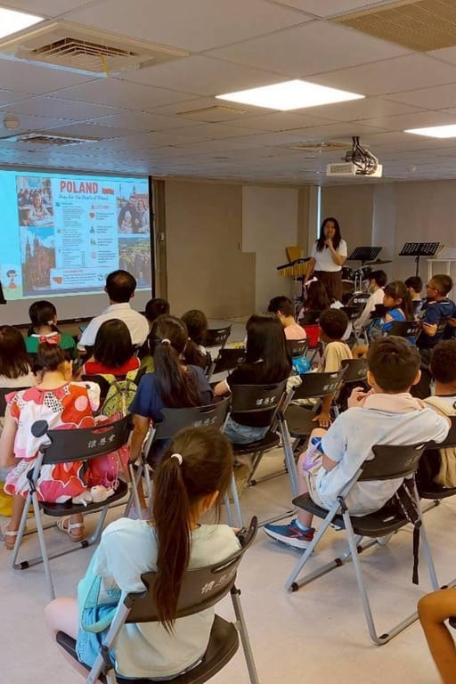 Sharing about Poland in AWANA, Taipei. 