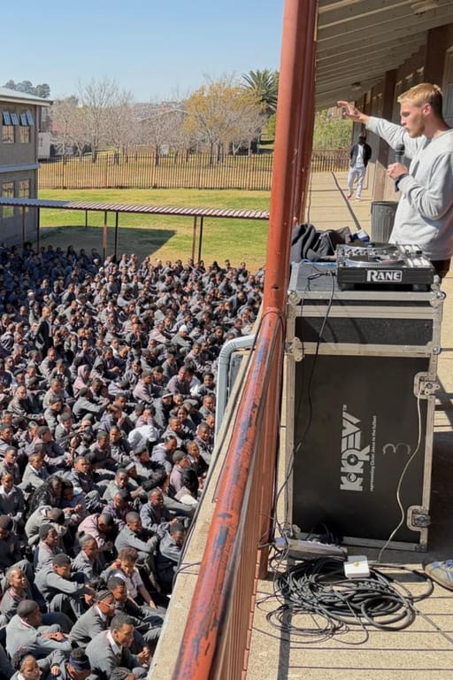 The Lord brought us to many schools where we saw Him use us to encounter thousands of youth for the gospel!