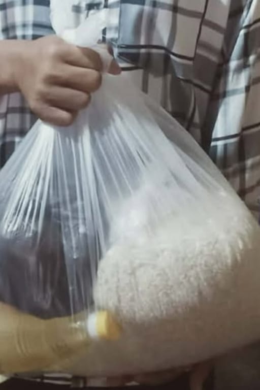 Providing food assistance to flood-affected families, sharing Christ’s love and bringing hope to those in need.
